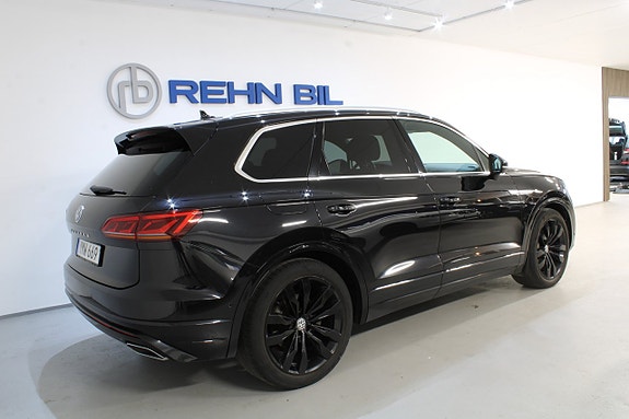 Volkswagen Touareg 2 of 14