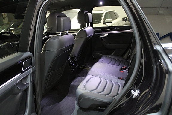 Volkswagen Touareg 8 of 14
