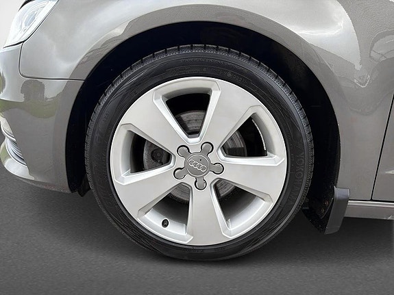 Audi A3 8 of 13