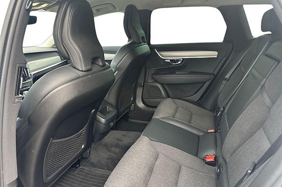 Volvo V90 Cross Country 21 of 30