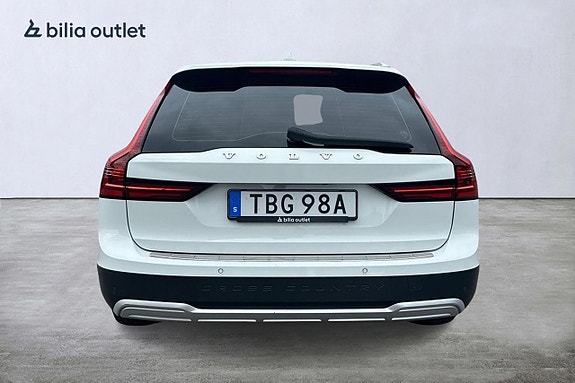 Volvo V90 Cross Country 6 of 30