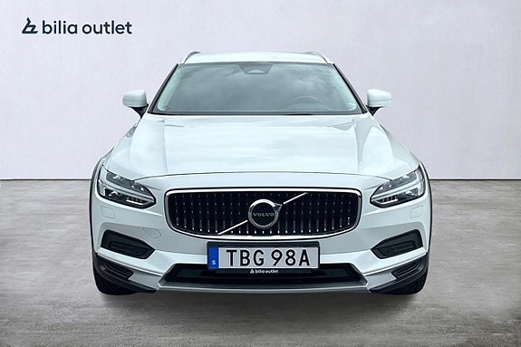Volvo V90 Cross Country 10 of 30