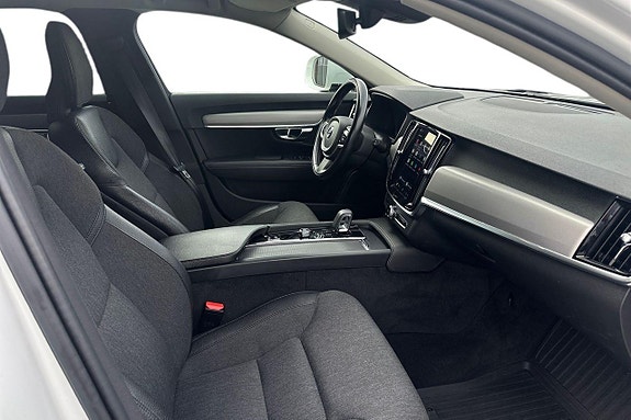 Volvo V90 Cross Country 16 of 30