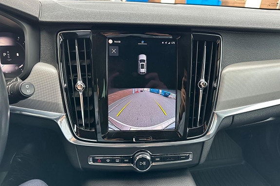 Volvo V90 Cross Country 18 of 30