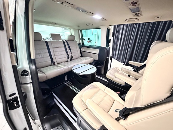 Volkswagen Multivan 16 of 30