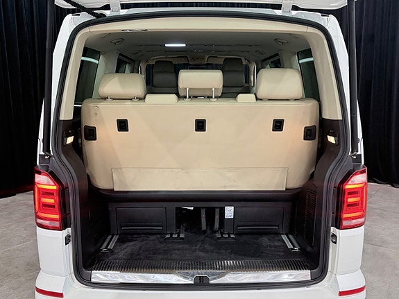 Volkswagen Multivan 10 of 30