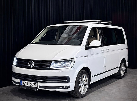 Volkswagen Multivan 8 of 30