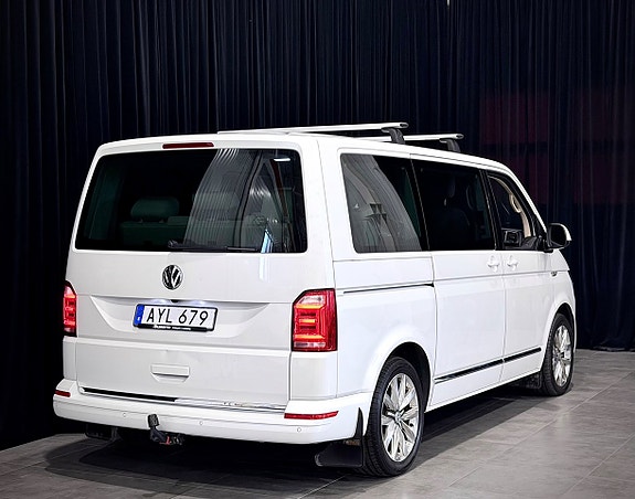 Volkswagen Multivan 6 of 30
