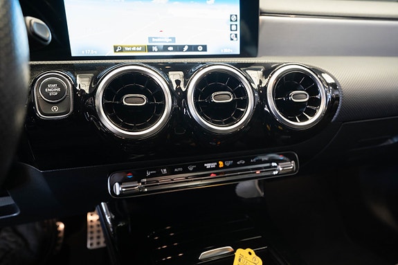 Mercedes-Benz A180 21 of 23
