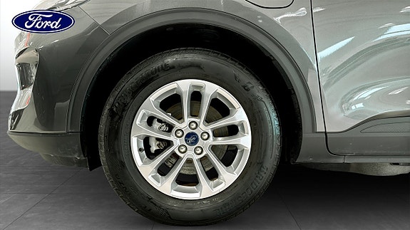 Ford Kuga 9 of 12