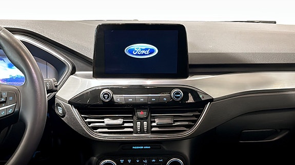 Ford Kuga 12 of 12
