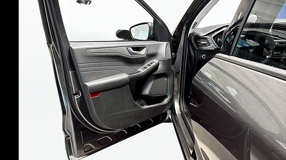 Ford Kuga 11 of 12