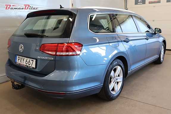 Volkswagen Passat 5 of 19