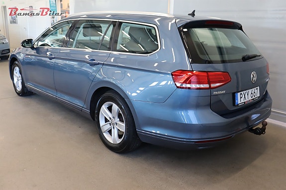 Volkswagen Passat 3 of 19