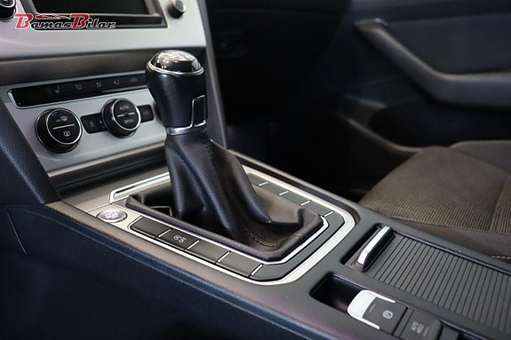 Volkswagen Passat 11 of 19