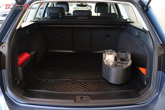 Volkswagen Passat 14 of 19