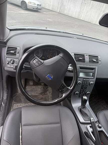 Volvo V50 7 of 9