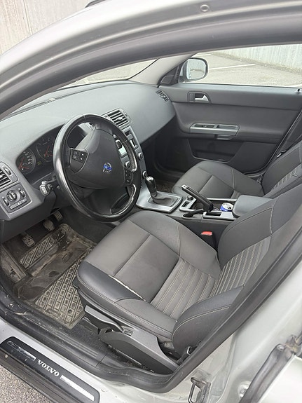 Volvo V50 8 of 9