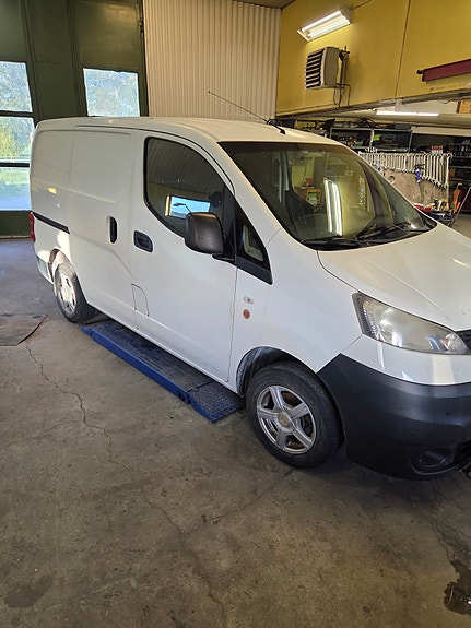 Nissan NV200 6 of 6