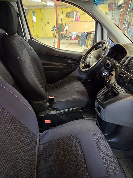 Nissan NV200 3 of 6
