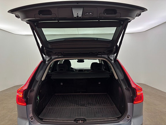 Volvo XC60 10 of 28