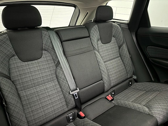 Volvo XC60 24 of 28