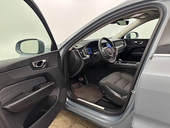Volvo XC60 12 of 28