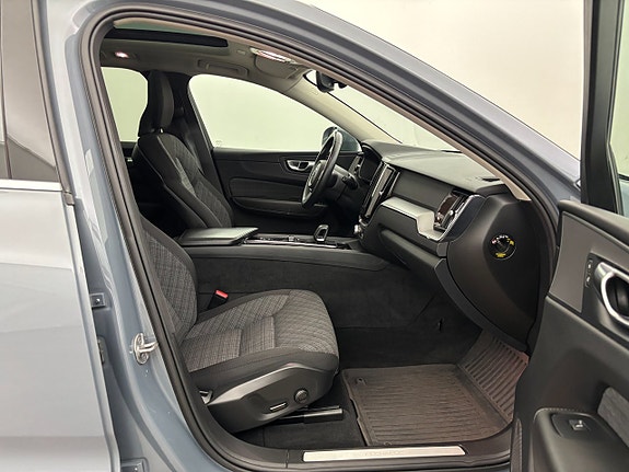 Volvo XC60 23 of 28