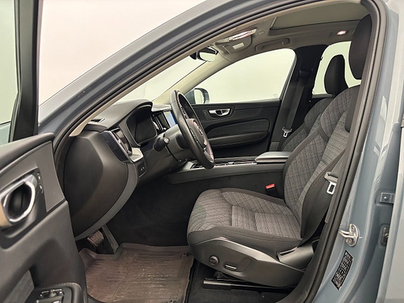 Volvo XC60 13 of 28