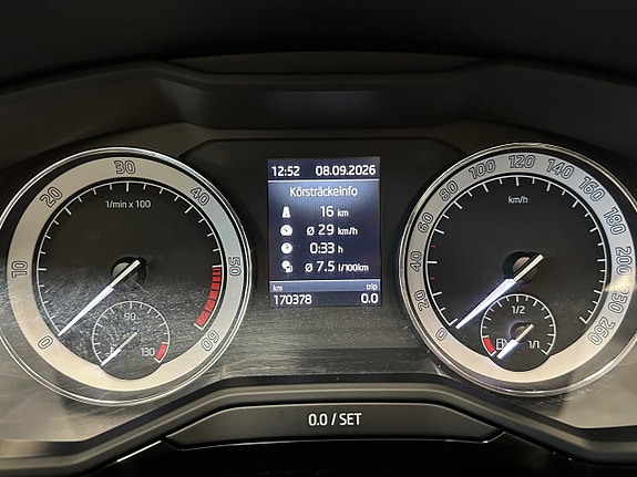 Skoda Superb 23 of 30