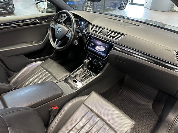 Skoda Superb 12 of 30