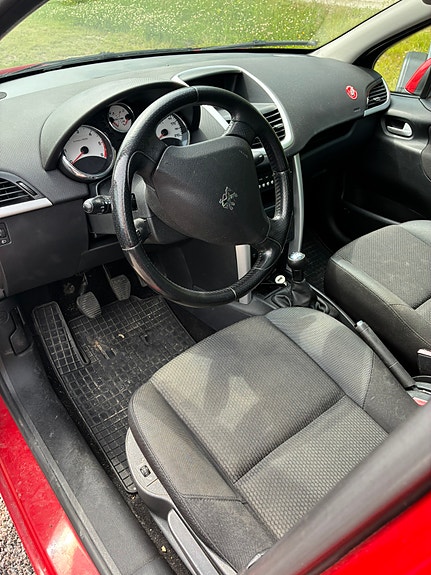 Peugeot 207 3 of 5