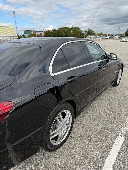 Mercedes-Benz C200 5 of 10