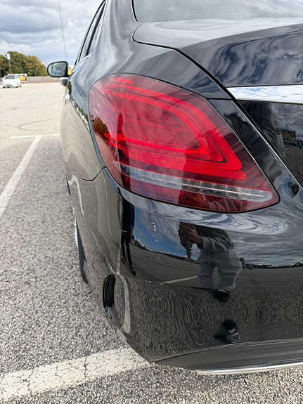 Mercedes-Benz C200 4 of 10