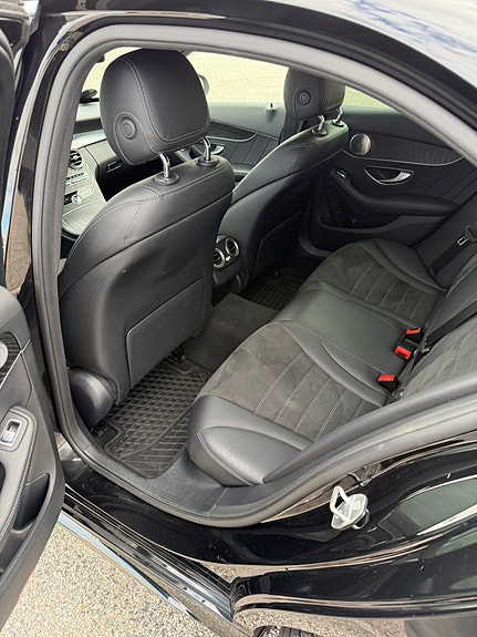 Mercedes-Benz C200 7 of 10