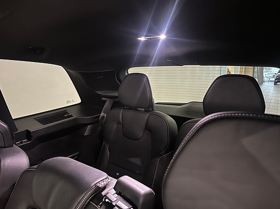 Volvo XC90 13 of 20