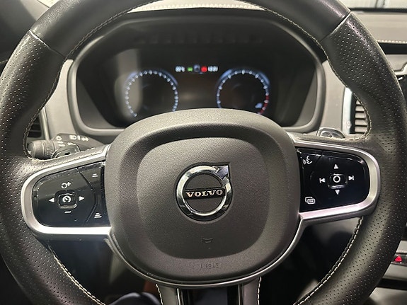 Volvo XC90 16 of 20