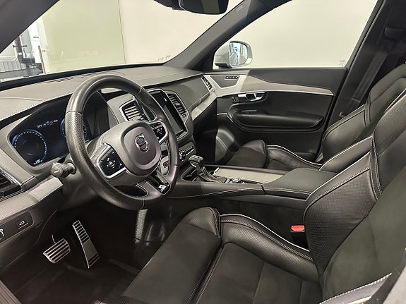Volvo XC90 15 of 20