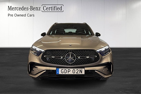 Mercedes-Benz GLC300 e 2 of 25