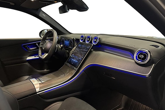 Mercedes-Benz GLC300 e 19 of 25