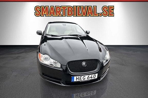 Jaguar XF 8 of 30