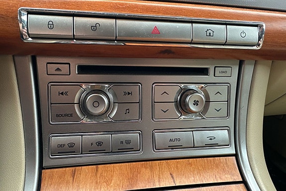 Jaguar XF 26 of 30