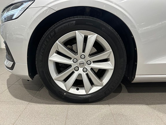 Volvo V60 3 of 18