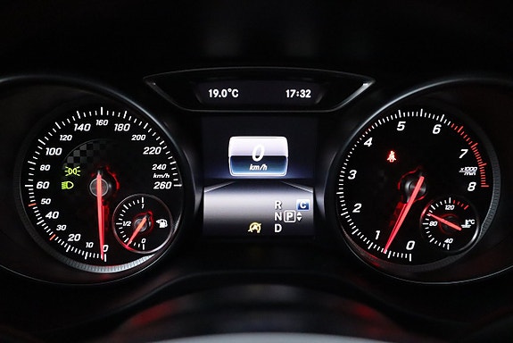 Mercedes-Benz A180 14 of 21