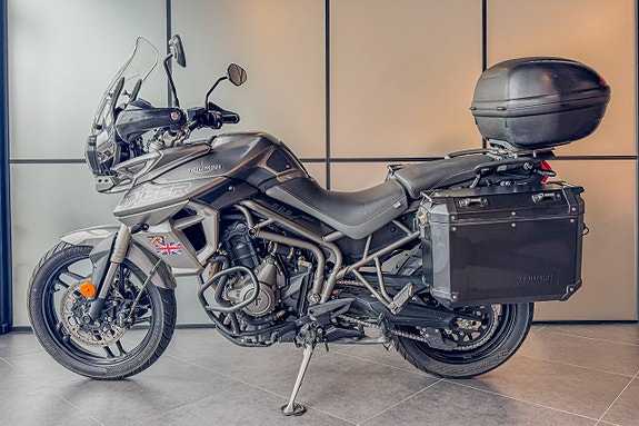 Triumph Tiger 800 XRt 3 of 5