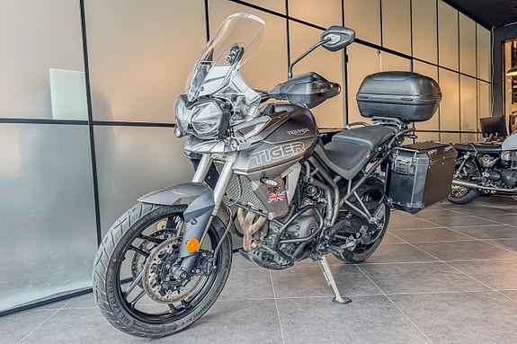 Triumph Tiger 800 XRt 2 of 5