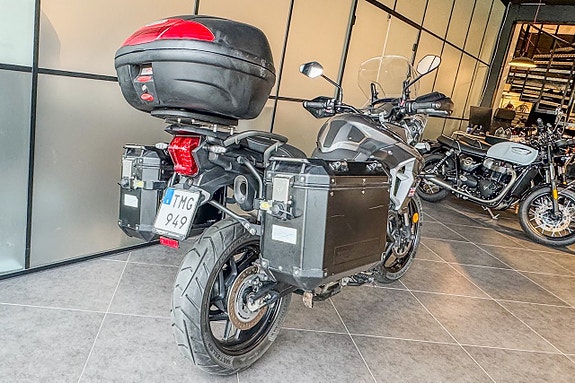 Triumph Tiger 800 XRt 4 of 5