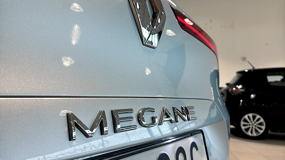 Renault Megane 25 of 25