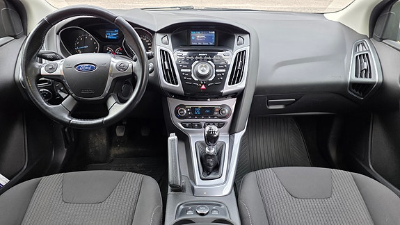 Ford Focus 9 of 18