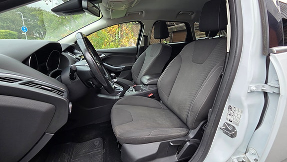 Ford Focus 12 of 18